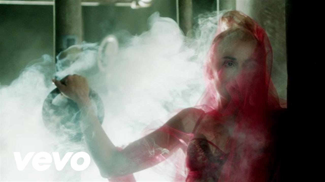 Gwen Stefani Misery (Video)
