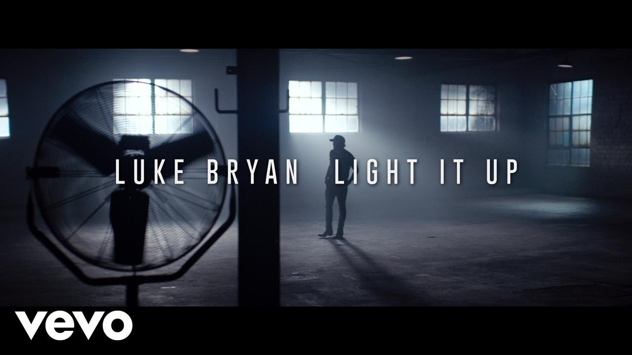 Luke Bryan Light It Up (Video)